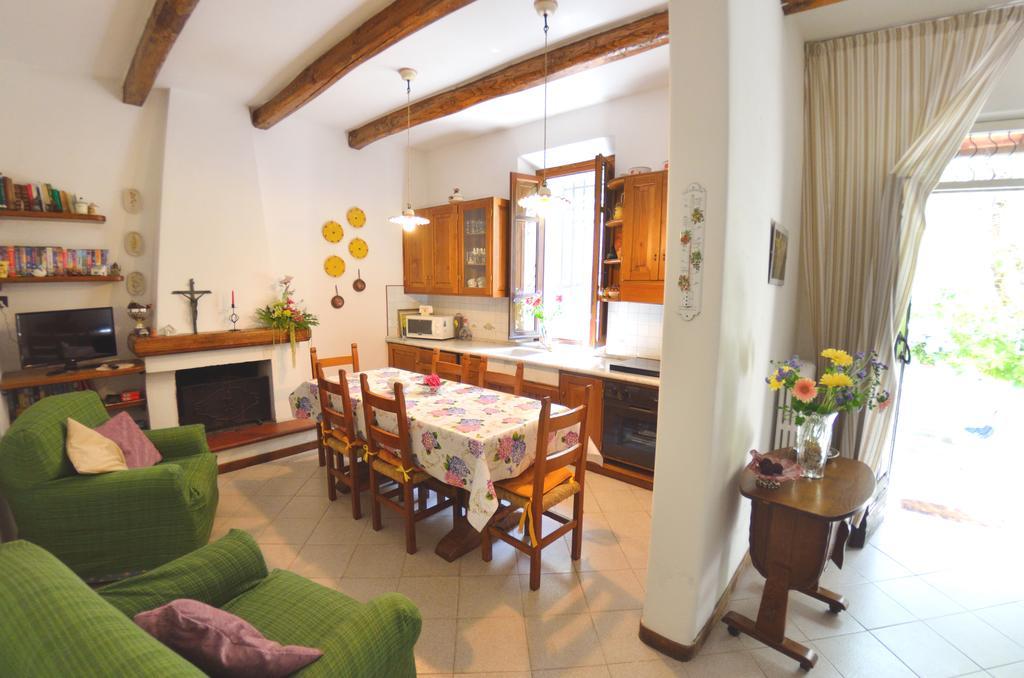 Casa Romana ヴィアレッジョ エクステリア 写真
