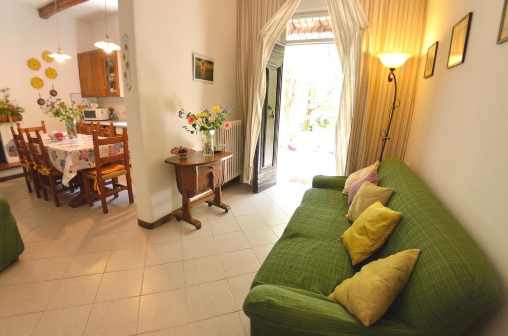Casa Romana ヴィアレッジョ エクステリア 写真